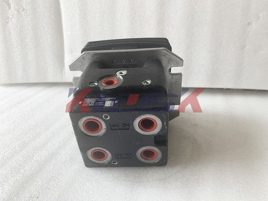 Excavador Pedal Control Valve de las piezas de Joystick Handle Kobelco Sk200-8 del excavador YN30V00105F2